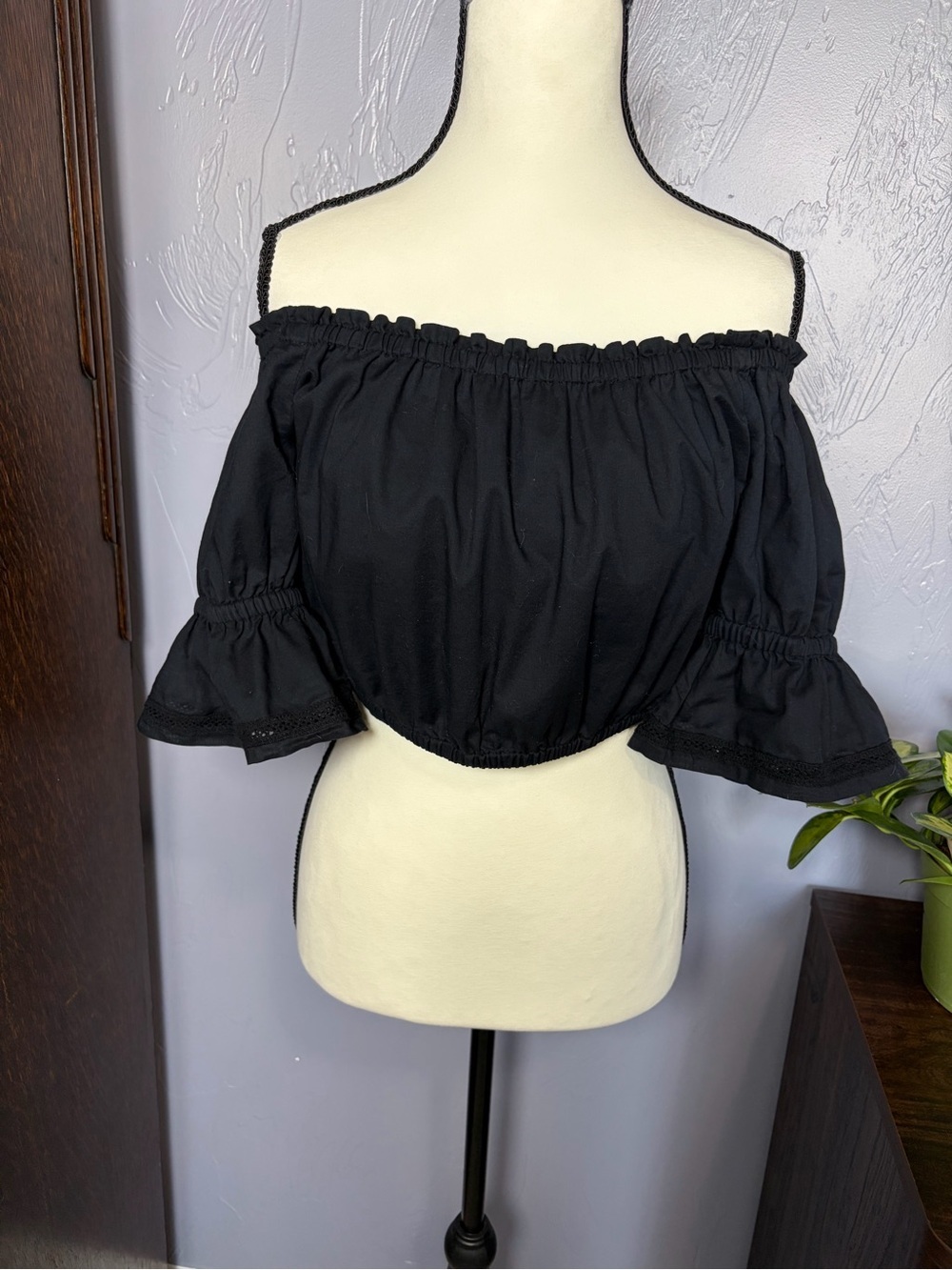 Tory Burch Black Off-Shoulder Embroidered Peasant Crop Top - Picture 3 of 7